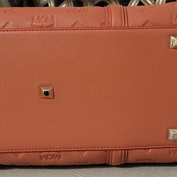 Handbag - Picture 6 of 7